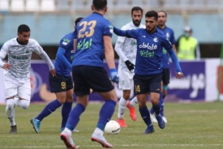 فریبا: استقلال هر طور بازی کند برخی انتقاد می‌کنند