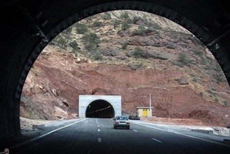 مصائب ایستگاه عوارضی خرم‌آباد ـ پل‌زال برای رانندگان/‌ خودروهایی که در شیب تند ‌آزادراه ترمز پاره می‌کنند