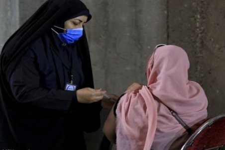 تزریق واکسن کرونا چه تاثیری بر قاعدگی خانم‌ها دارد؟