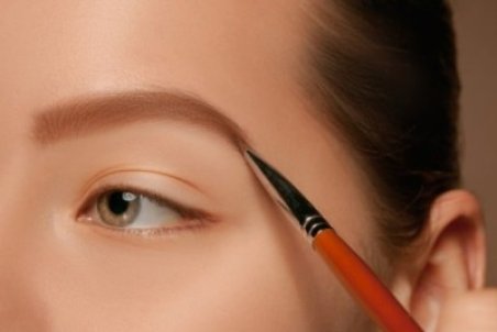 چگونه با نسکافه مو وابروی خود را رنگ کنیم؟