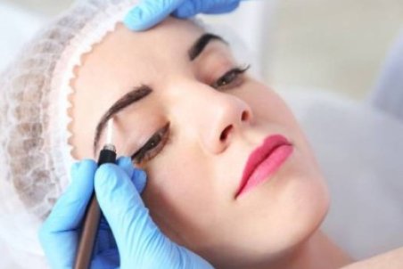 درباره عوارض میکروبلیدینگ ابرو بیشتر بدانید