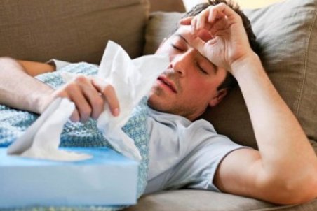 افراد سرماخورده ۵ روز در خانه بمانند/خطر انتقال اومیکرون