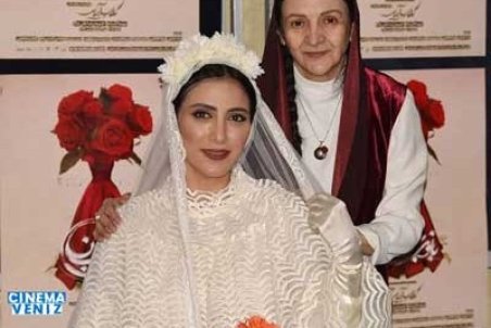 تعریف و تمجید گلاب آدینه از بامعرفتیِ مونا فرجاد