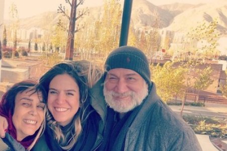 عکس تازه ستاره پسیانی در کنار آتیلا و مادرش