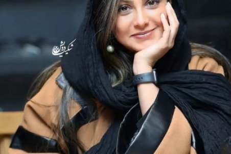 تصاویر جدید از آزاده صمدی در مراسم امضای کتاب