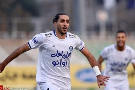 بررسی مدارک هویتی مدافع استقلال؛ یزدانی سرباز است؟