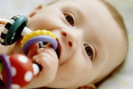 آشنایی با عوارض ژل دندان نوزاد