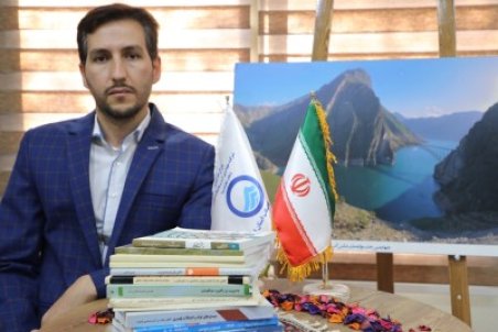 اهدای 100 جلد کتاب به کتابخانه‌آبفای اصفهان