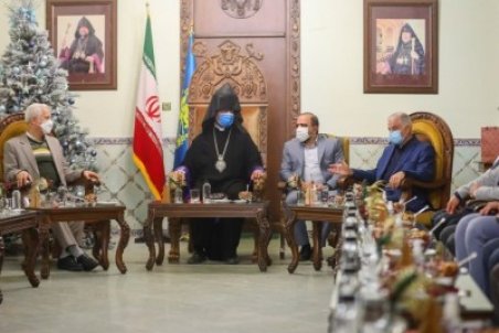 شهردار اصفهان: زندگی مسالمت آمیز پیروان ادیان مختلف در اصفهان مورد الگو قرار بگیرد