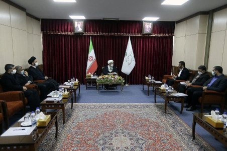 آملی لاریجانی: مجمع تشخیص مصلحت نظام از هیچ کمکی برای بهبود وضعیت اقتصادی دریغ نمی‌کند