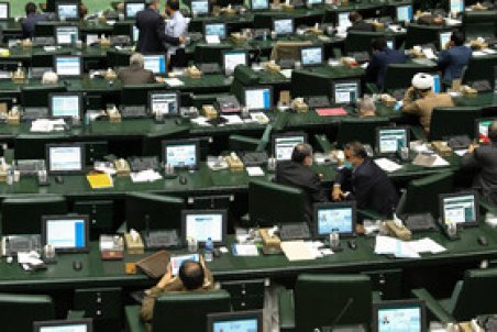 اجازه مجلس به دولت برای جبران کسری منابع صادرات نفتی از صندوق ذخیره ارزی