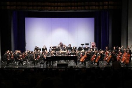 تغییر رهبر ارکستر سمفونیک در دقیقه ۹۰