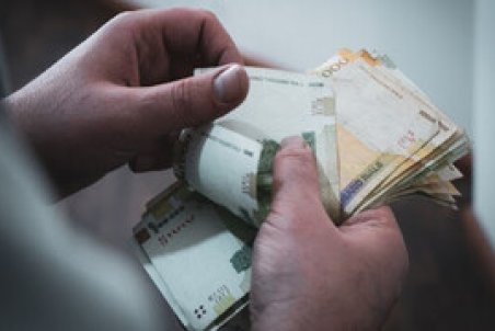 پایه حقوق کارگران برای سال آینده افزایش یابد