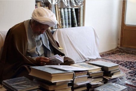 نظرات دقیق فقهی-حقوقی آیت الله مومن سرمایه ای گرانبهاست