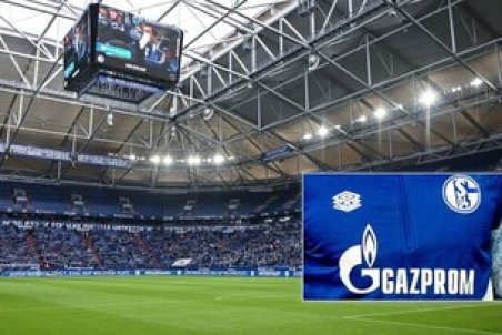 حذف اسپانسر روسی از روی لباس‌های شالکه