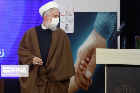 حوزه‌های علمیه و صدا و سیما غیرت دینی را ترویج کنند