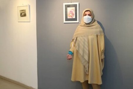 برپایی نمایشگاهی از نقاشی‌هایی که لیلا مهرور، با انگشتان پا کشیده است