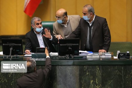 نیکزاد: فروش نفت از یک میلیون بشکه عبور کرده است