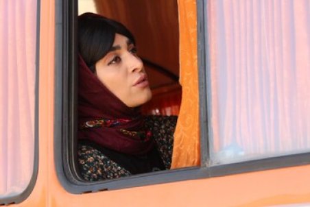 رونمایی از پوستر فیلم «مستطیل قرمز» در آستانه اکران