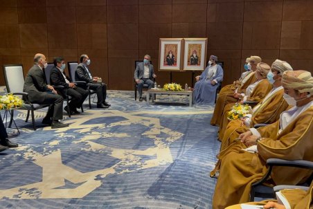 فاطمی امین با وزیر تجارت، صنعت و توسعه سرمایه گذاری عمان دیدار کرد