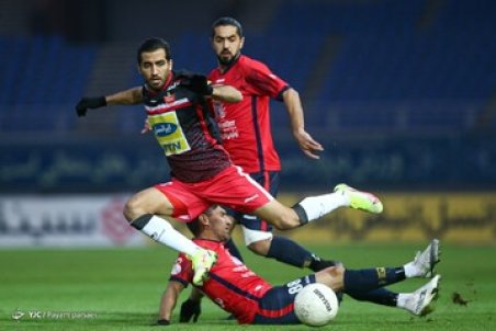 یک مدیر سازمان لیگ، مدارک ستاره پرسپولیس را به استقلالی‌ها داد!