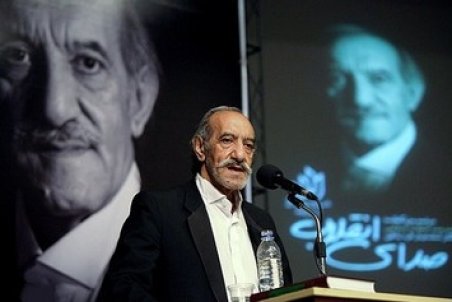 اسفندیار قره‌باغی: خیلی از خواننده‌های امروز، صدای‌شان را با دستگاه می‌سازند