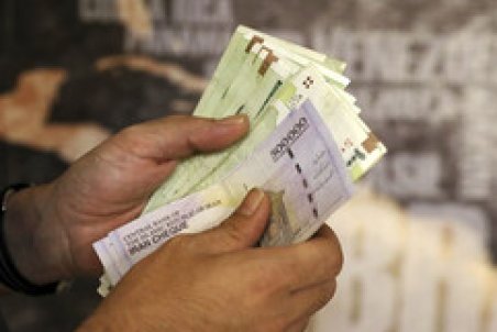 پیامدهای کنترل تورم با افزایش ندادن حقوق و دستمزد