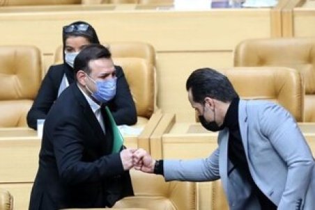 اولین واکنش علی کریمی به ماجرای عزل موقت عزیزی‌خادم!/عکس