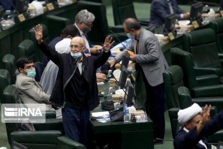 نوباوه: از بازگشت طرح صیانت به صحن مجلس استقبال می‌کنیم/ مسئولیت از گردن‌مان برداشته می‌شود