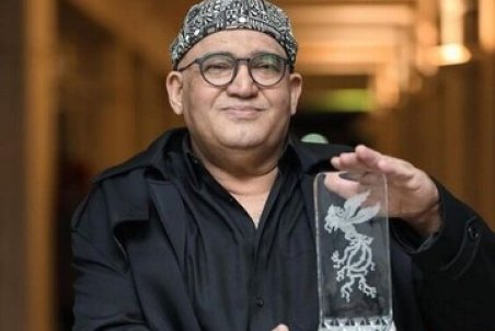 تبریک بامزه سعیدآقاخانی به نادر سلیمانی برای دریافت سیمرغ