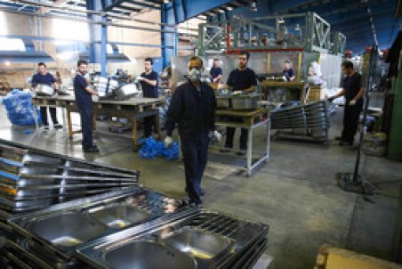 ۳۶ واحد تولیدی در تملک بانک‌های لرستان هستند