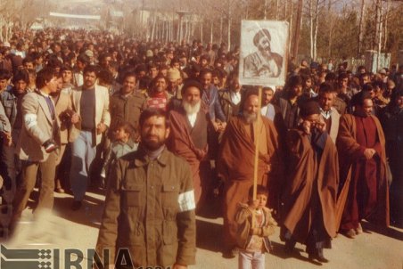 چهل و سه سال، سختی، ایستادگی و سربلندی