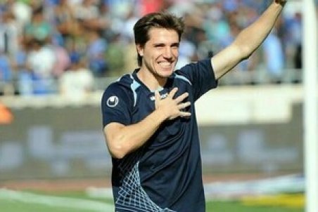 هدیه فابیو جانواریو برای فرهاد مجیدی/عکس