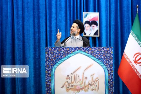 در حکمرانی اسلامی عدالت و سیاست با هم گره خورده‌اند