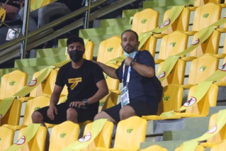 حمایت ۸ سابق استقلال از فرهاد مجیدی