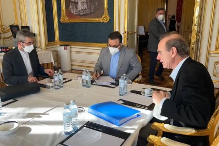 دیدار دو جانبه باقری و مورا در وین برگزار شد