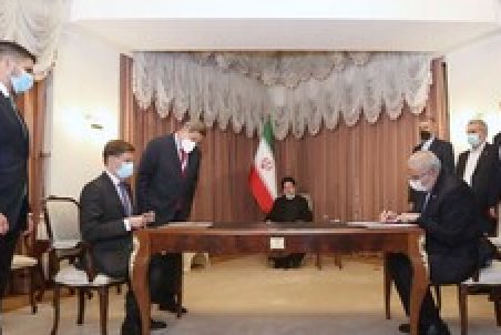 ایران و ونزوئلا تفاهم‌نامه همکاری نفتی امضا کردند