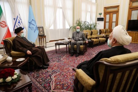 سران سه قوه بر کاهش ناترازی بودجه ۱۴۰۱ برای جلوگیری از تورم و حفظ معیشت تاکید کردند