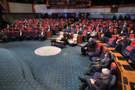 آغاز عملیات اجرایی ۴۸ پروژه بزرگ صنعتی کشور با حضور رییس‌جمهور