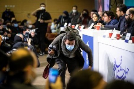 کارشناس مذهبی صداوسیما: باید در دهان آن خانم در جشنواره فیلم فجر می‌زدند