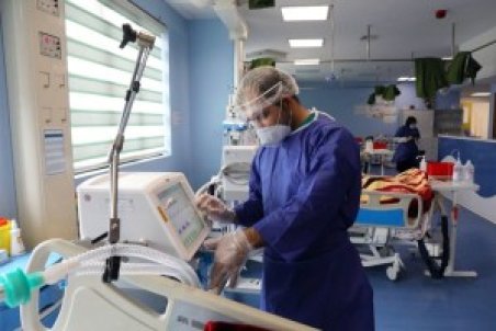 ارائه درخواست تعطیلی مدارس و دانشگاه‌ها در کرمانشاه/ ۱۰ درصد مردم استان هنوز دز اول واکسن را نزده‌اند