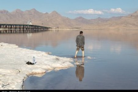 پروژه‌های احیای دریاچه ارومیه به کُندی پیش می‌رود