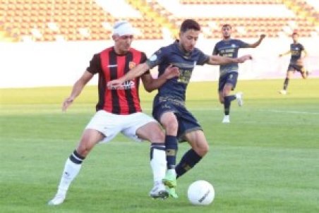 عاشوری: ذهن ما ۲ ماه درگیر ۷ امتیاز بود