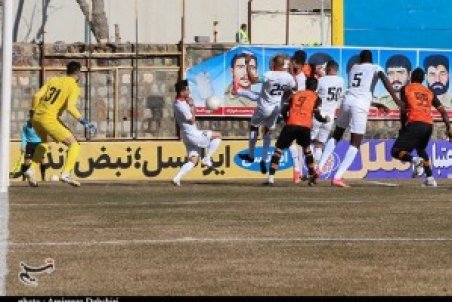 علیزاده: پرسپولیس و سپاهان هم در سرچشمه بازی کردند