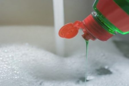 مایع ظرفشویی در بازار چند؟