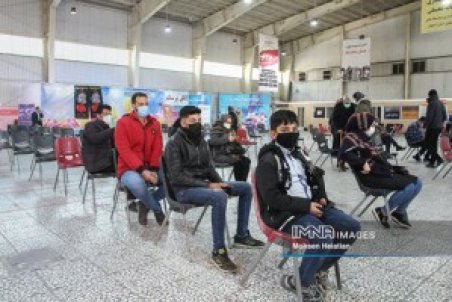 ۳۲.۹۲ درصد افراد بالای ۱۸ سال دوز سوم واکسن کرونا را تزریق کردند