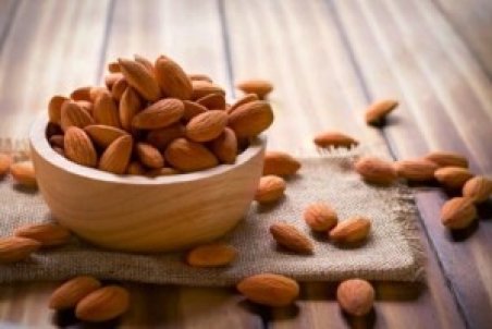 خواص و مضرات بادام تلخ