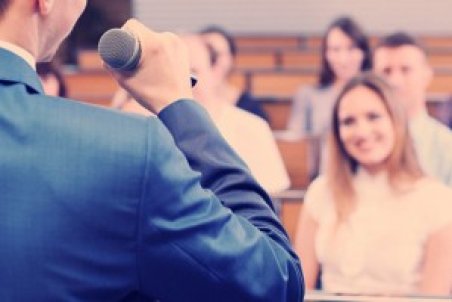 آموزش سخنرانی در جمع با چند تکنیک طلایی