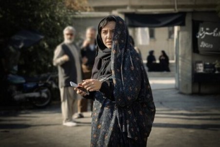 ژست‌ جالب نازنین بیاتی و سینا مهراد روی پوستر «شادروان»/ عکس