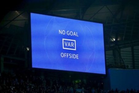 لیگ ایران کمک‌داور ویدیویی مخفی دارد/عکس